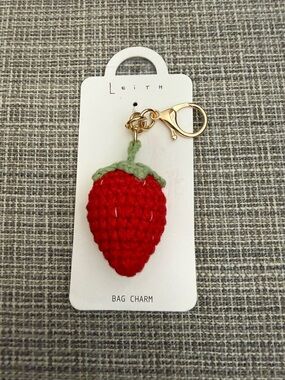 Leith Crochet Strawberry red Fruit Bag Gold clasp Charm Keychain NWT